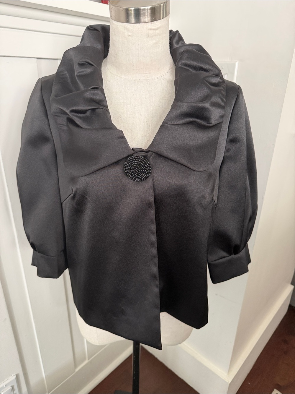 Kensie Black Satin Ruffle-Collar Short-Sleeve Blouse